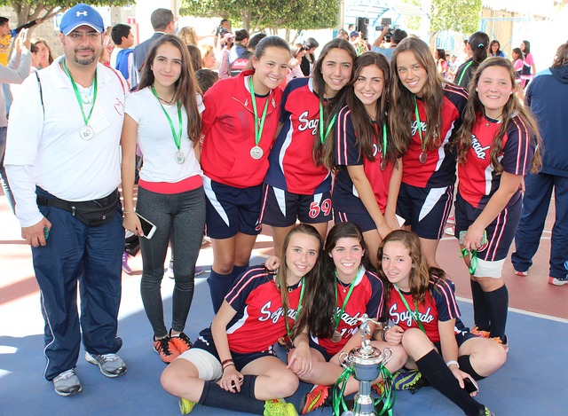 《在场外》视频栏目｜从北京女足夺冠说起