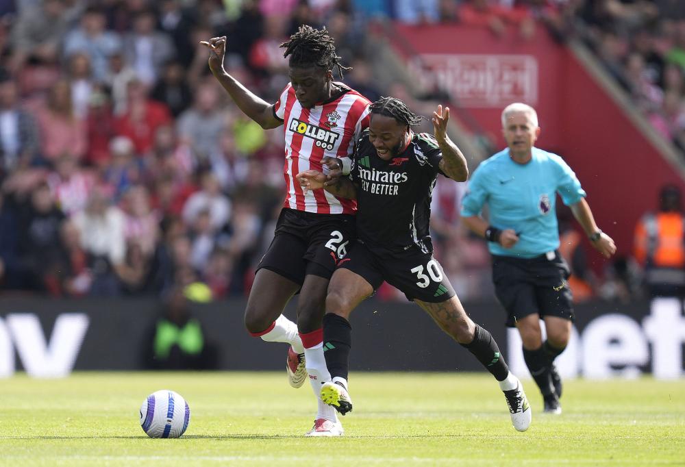 果然！利兹联主场3-1爆冷击败切尔西，利物浦范戴克和萨拉赫下滑